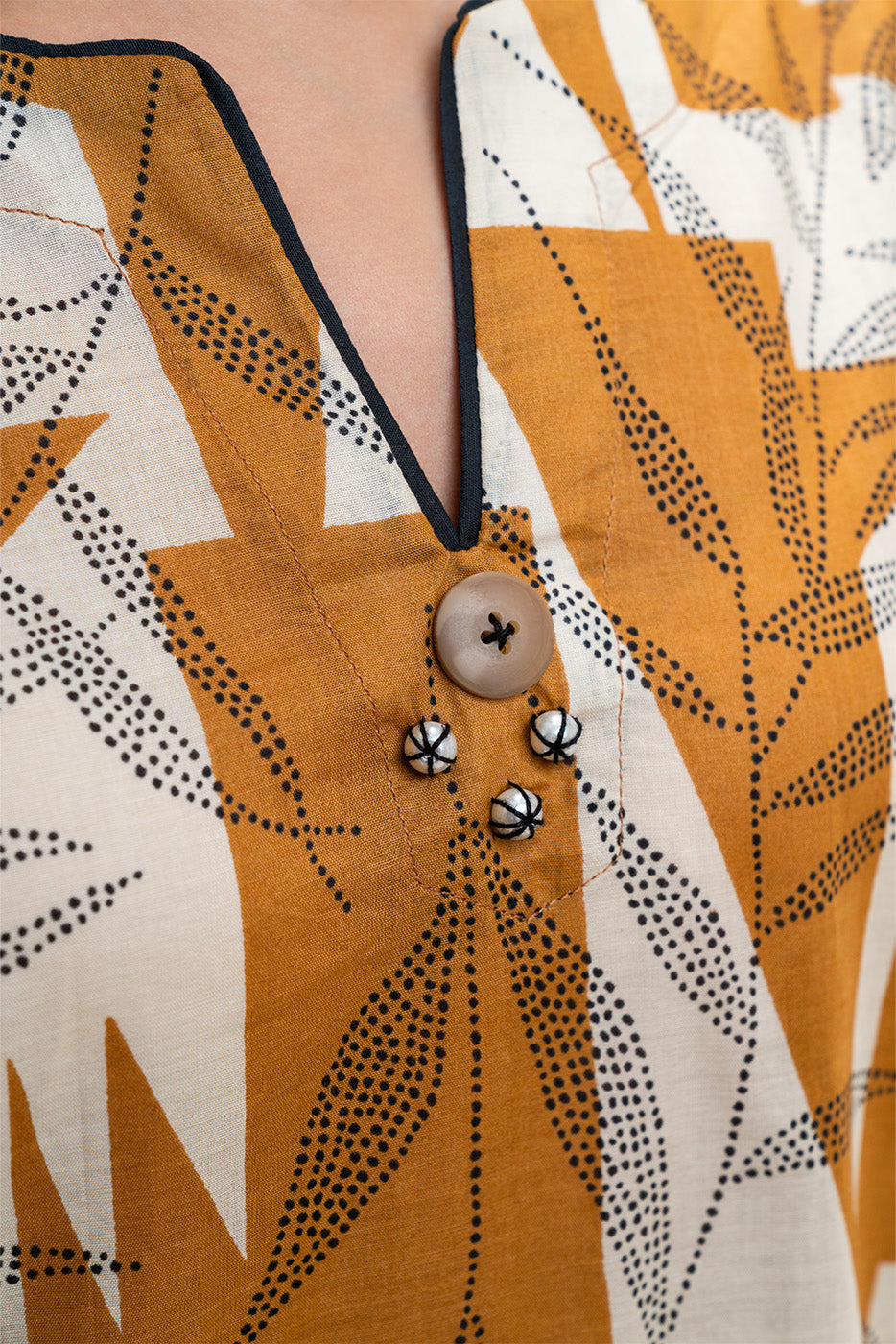 2 PIECE PRINTED LAWN SUIT (PRET)