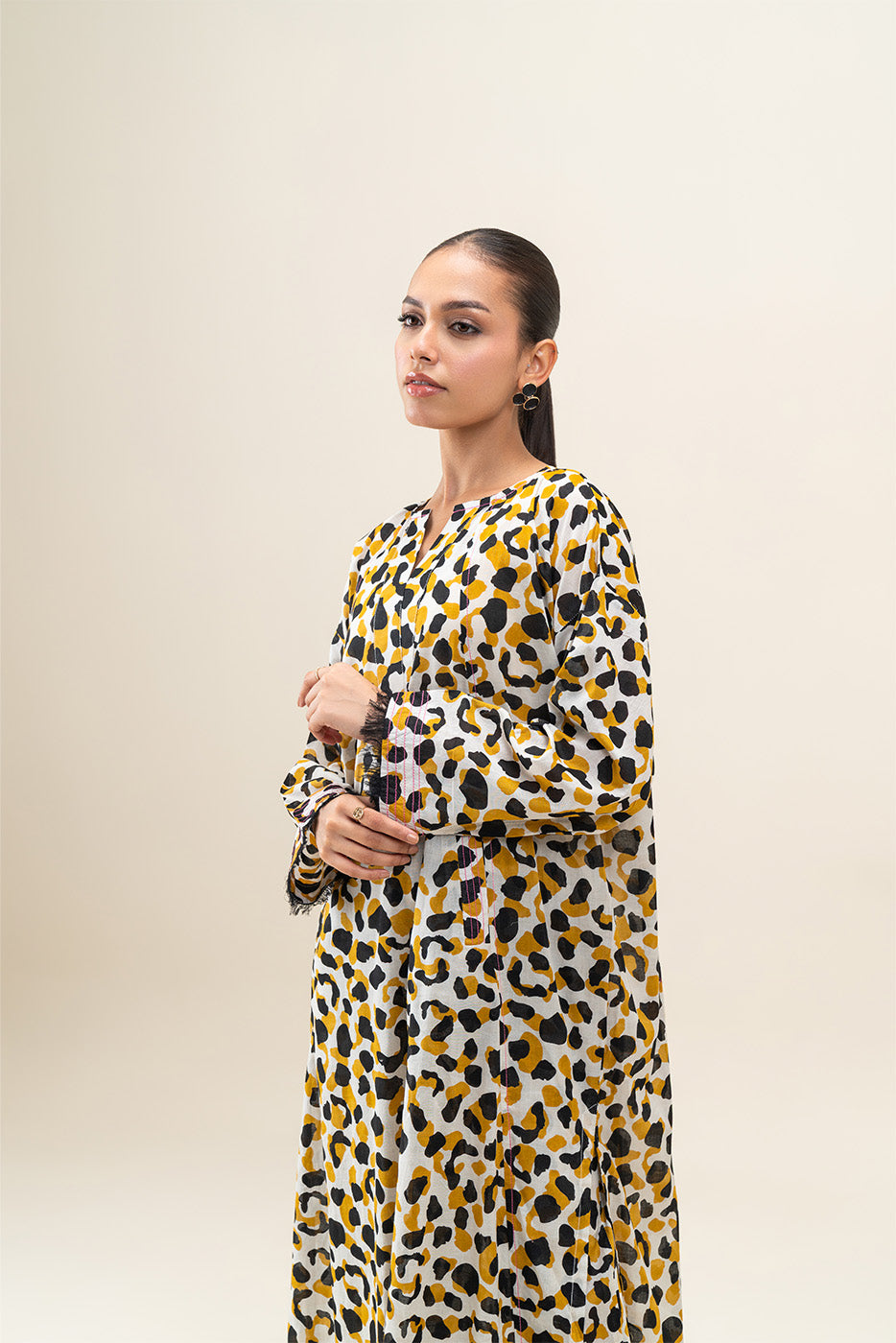 2 PIECE PRINTED LAWN SUIT (PRET)