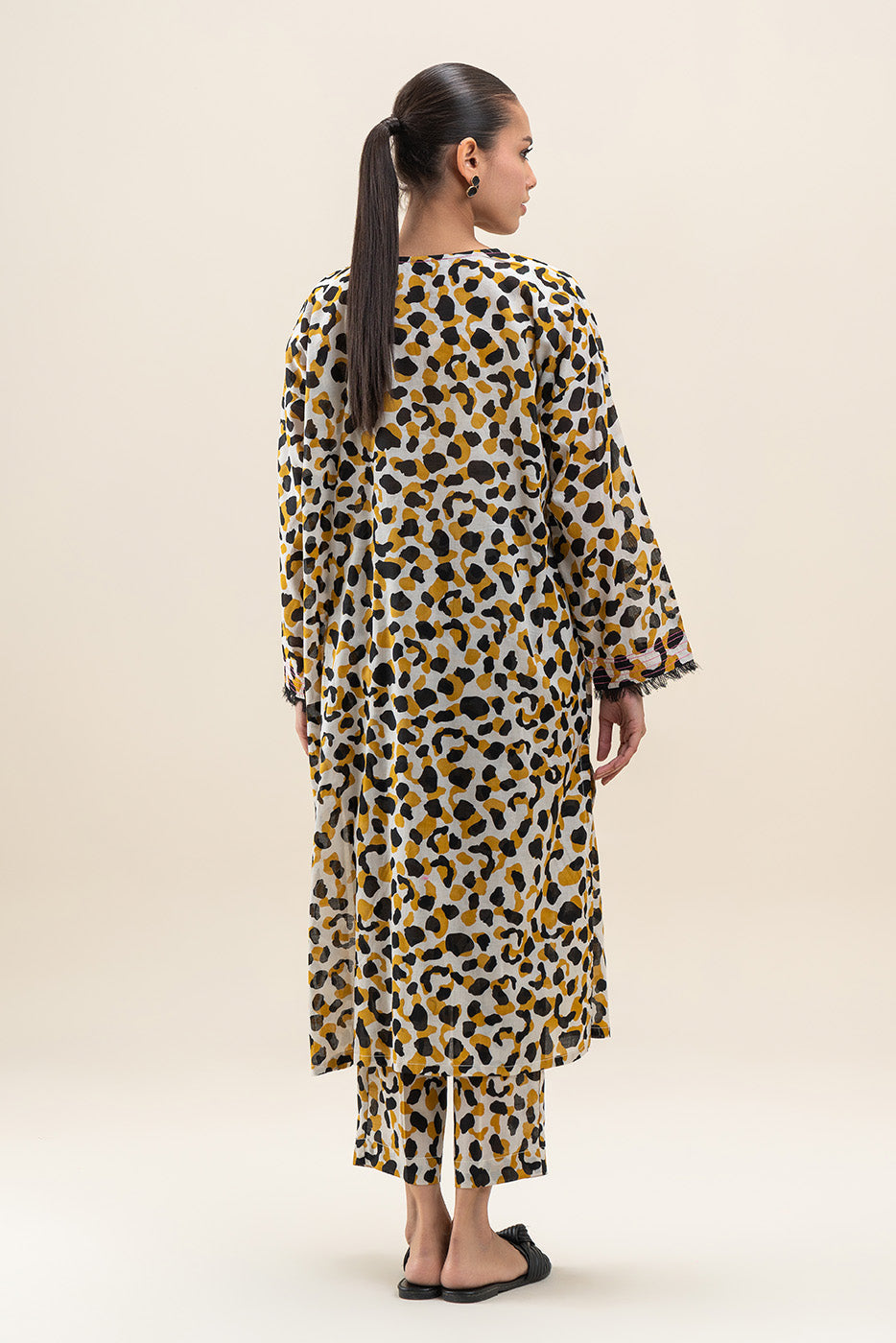 2 PIECE PRINTED LAWN SUIT (PRET)