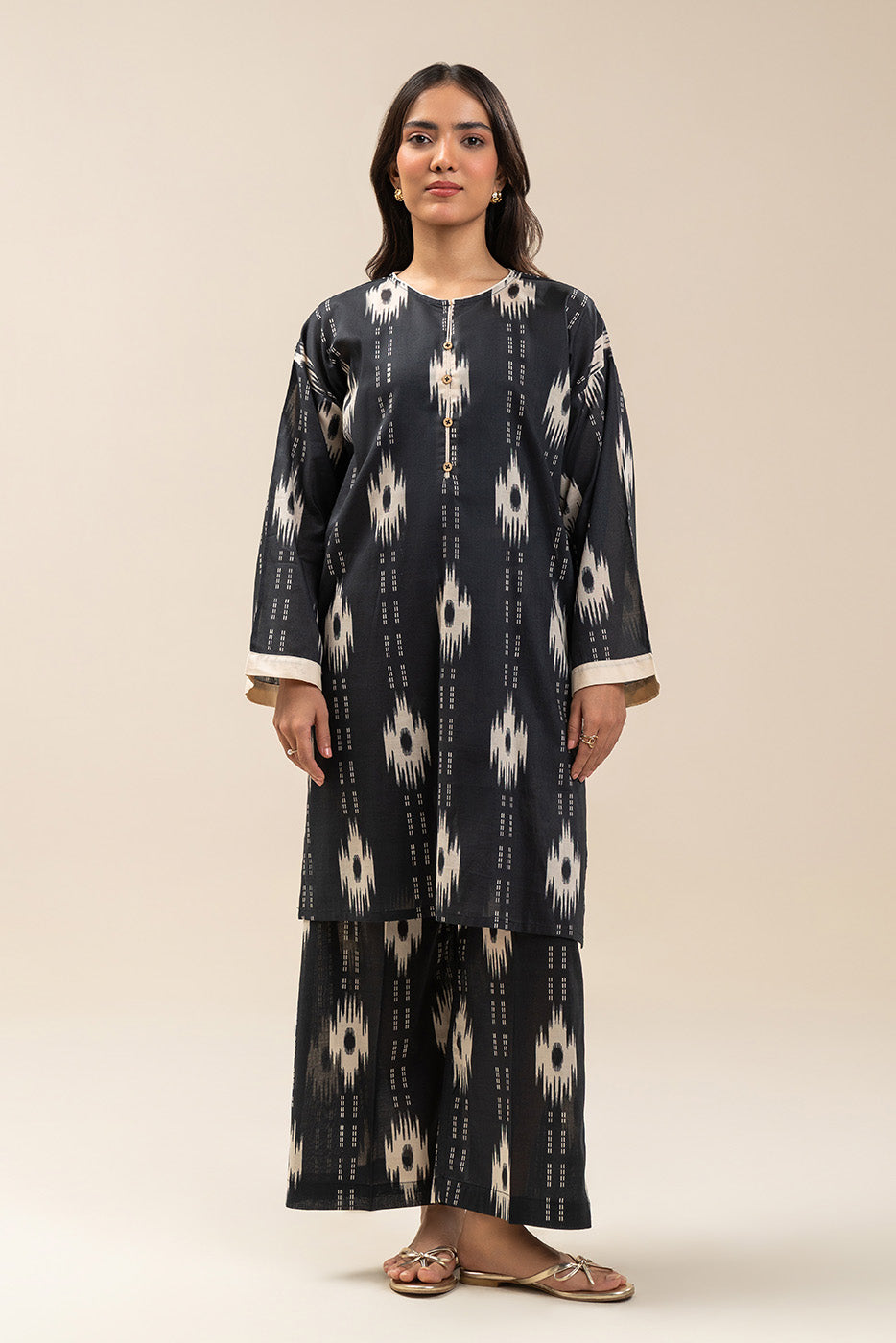 2 PIECE PRINTED LAWN SUIT (PRET)