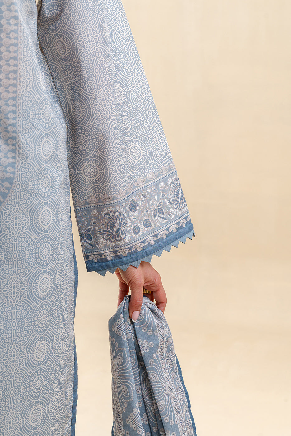 3 PIECE PRINTED LAWN SUIT-SERENE ORNATE (UNSTITCHED)