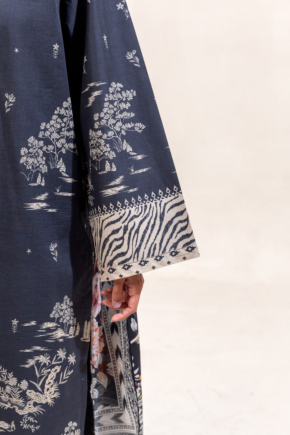 3 PIECE PRINTED LAWN SUIT-MOONLIT FLORA (UNSTITCHED)