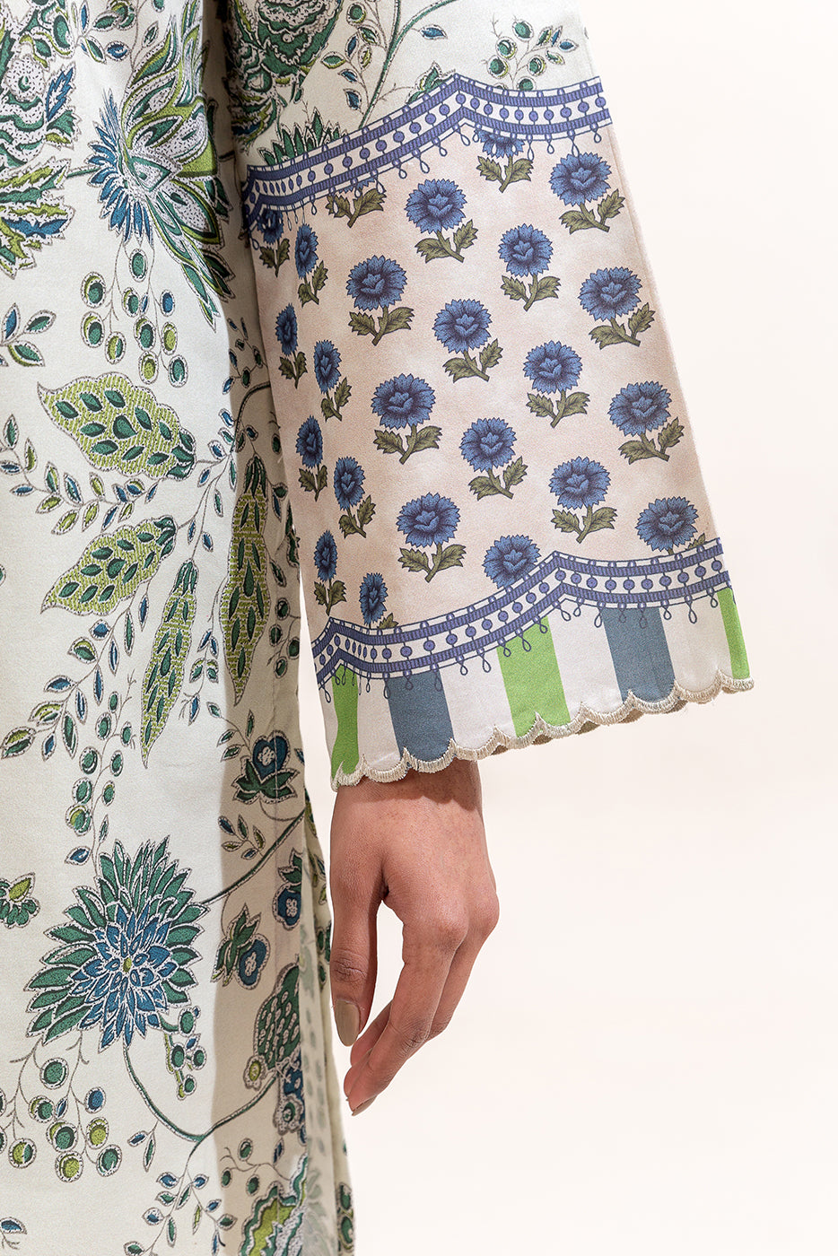 3 PIECE PRINTED LAWN SUIT-AZURE CHARM (UNSTITCHED)