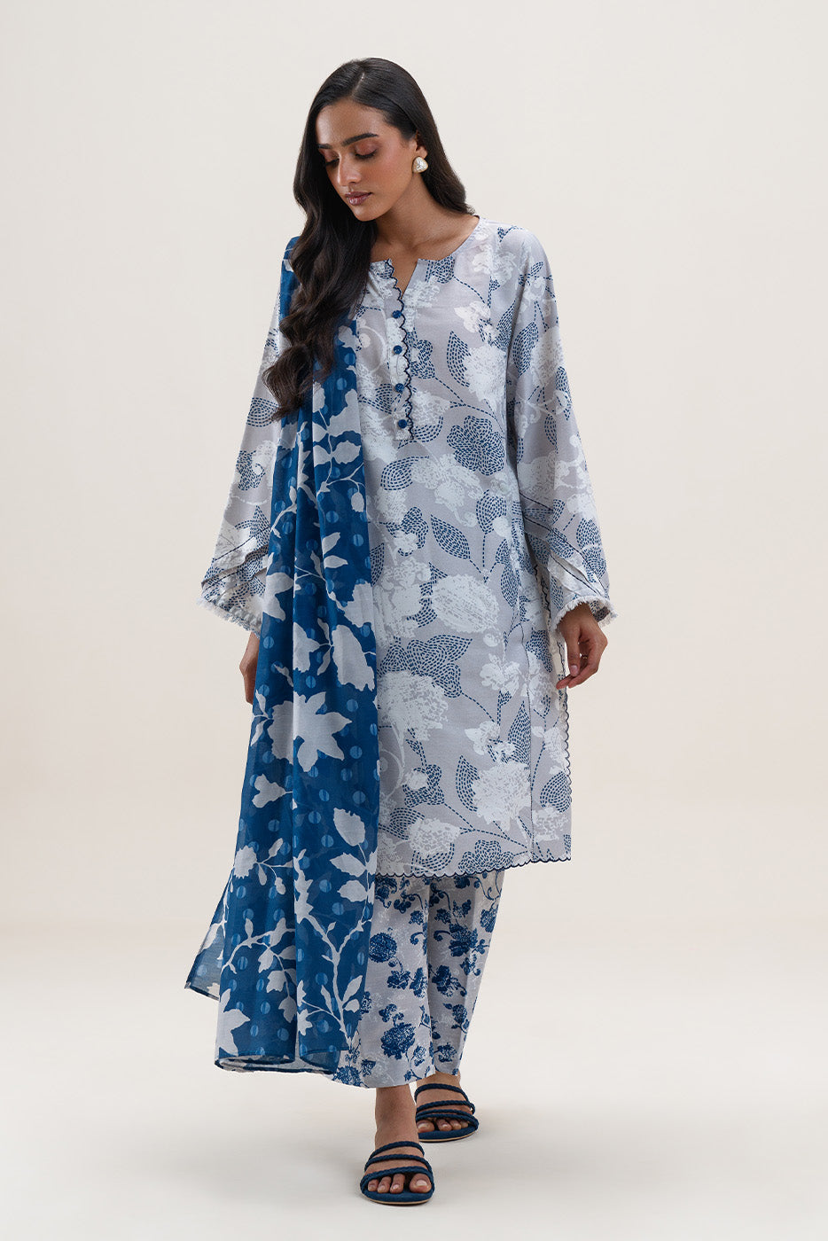 3 PIECE PRINTED BLENDED LAWN SUIT-PEARL BLUE (UNSTITCHED)
