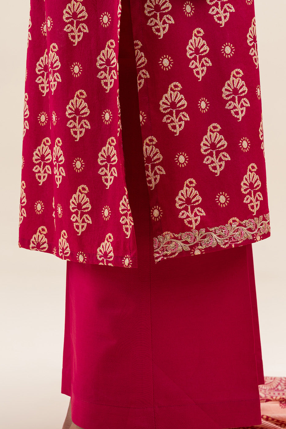 3 PIECE EMBROIDERED LAWN SUIT-CRIMSON GLAM (UNSTITCHED)