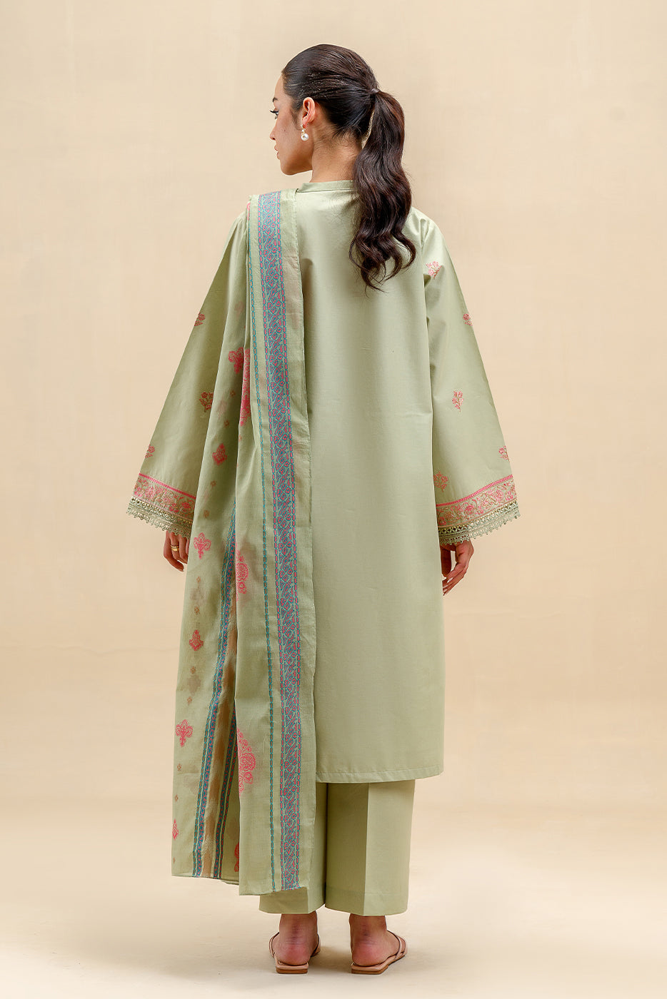 3 PIECE EMBROIDERED LAWN SUIT-MINT AURA (UNSTITCHED)
