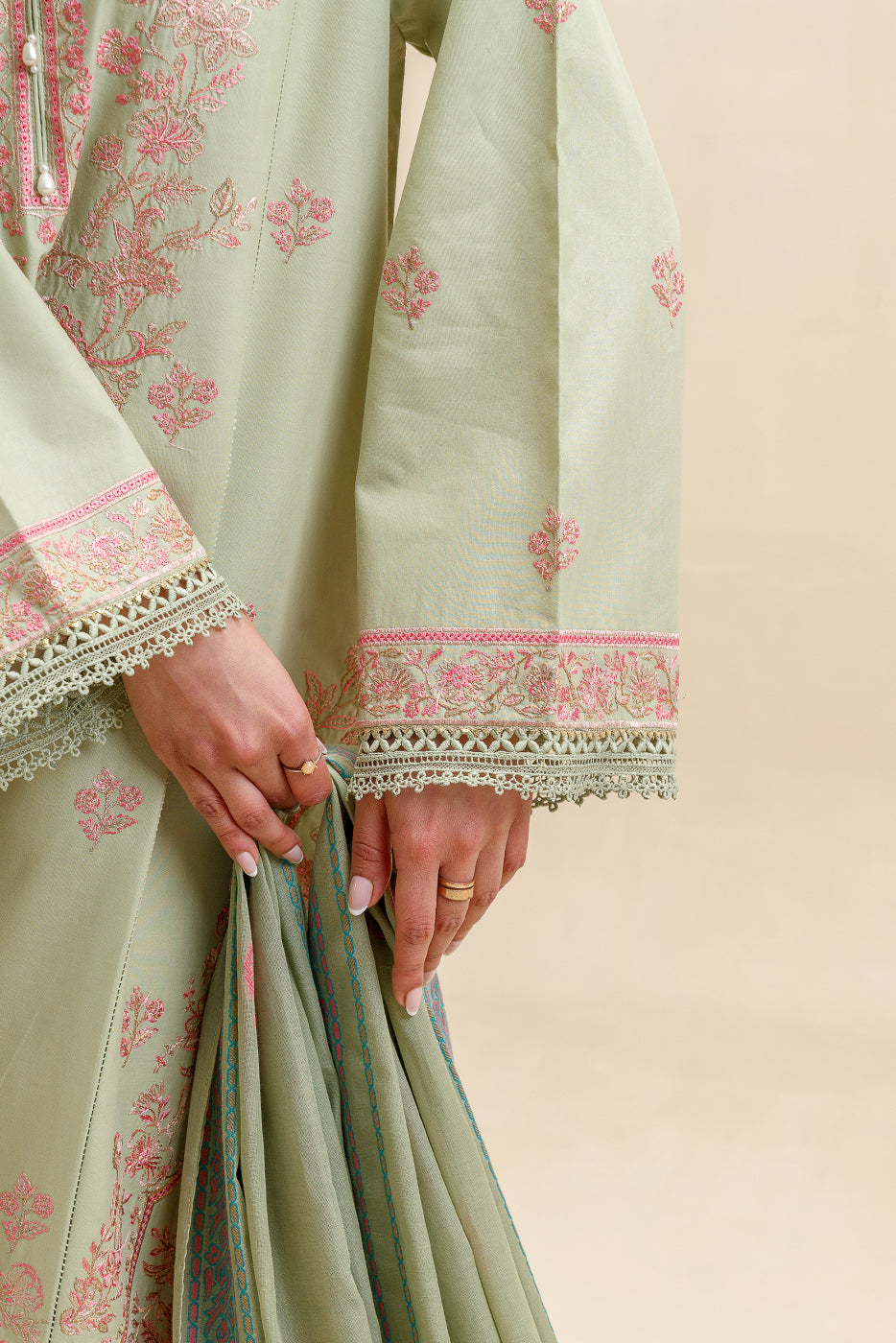 3 PIECE EMBROIDERED LAWN SUIT-MINT AURA (UNSTITCHED)