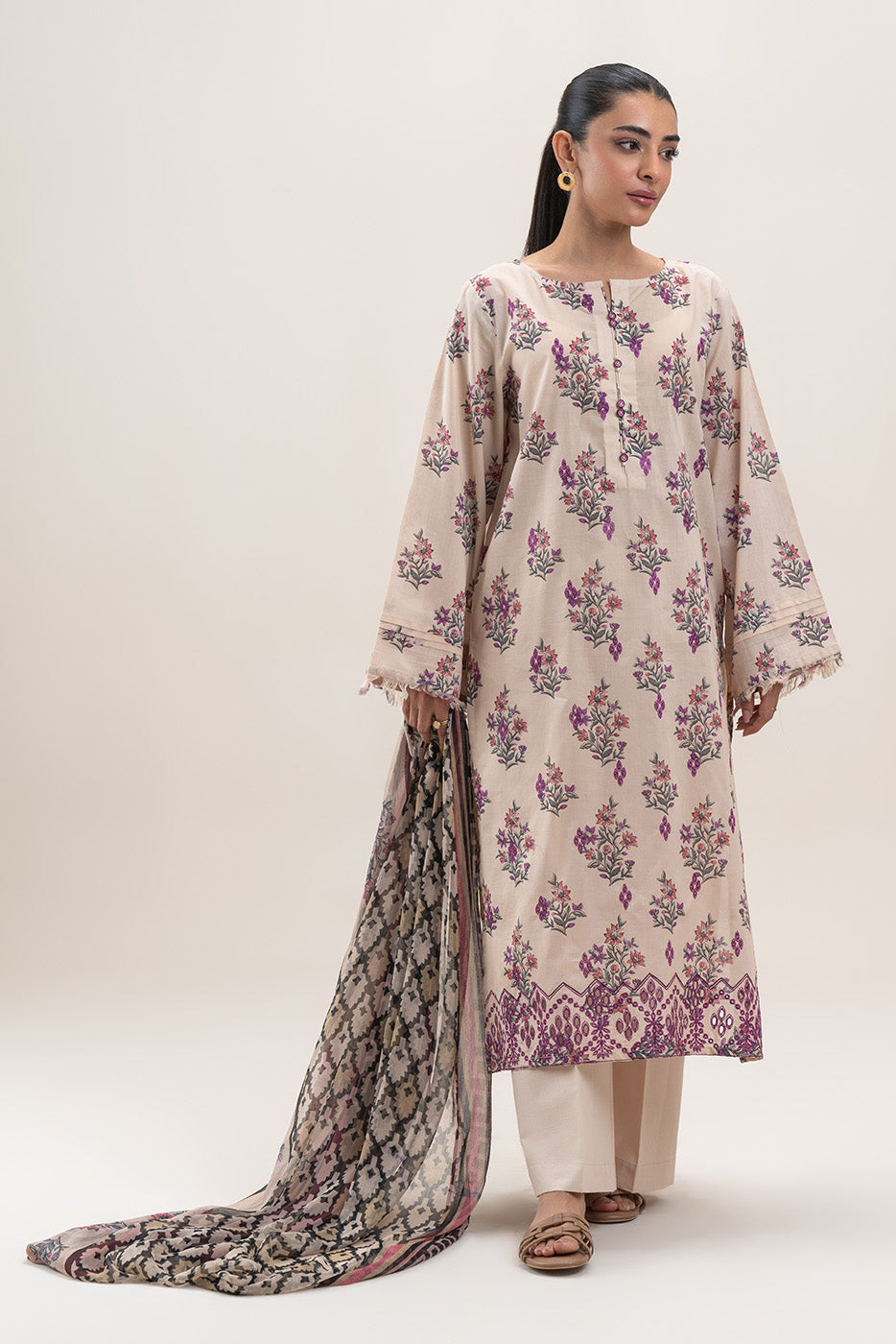 2 PIECE EMBROIDERED LAWN SUIT-IVORY AURA (UNSTITCHED)