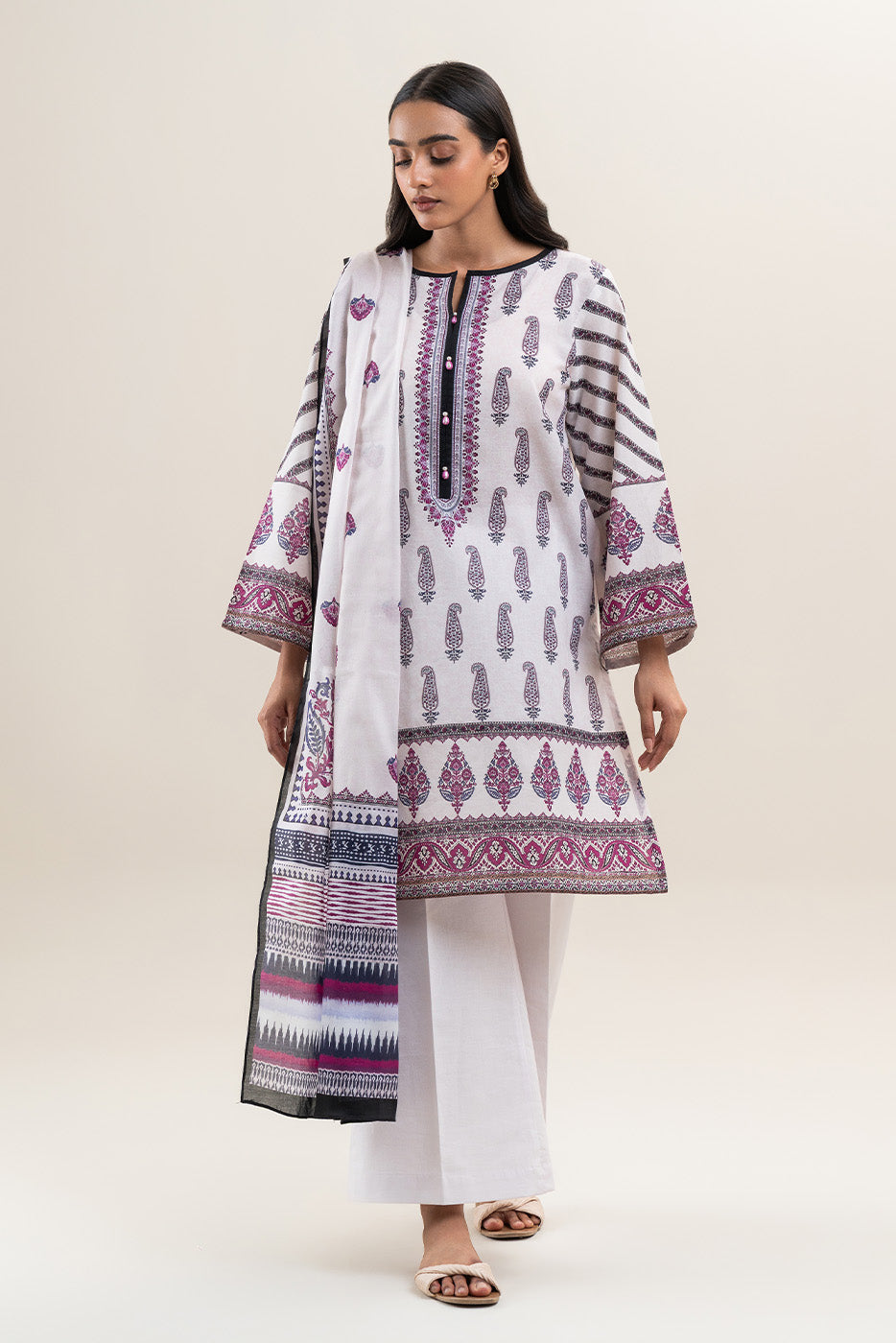 3 PIECE PRINTED LAWN SUIT-PORCELAIN LACE (UNSTITCHED)