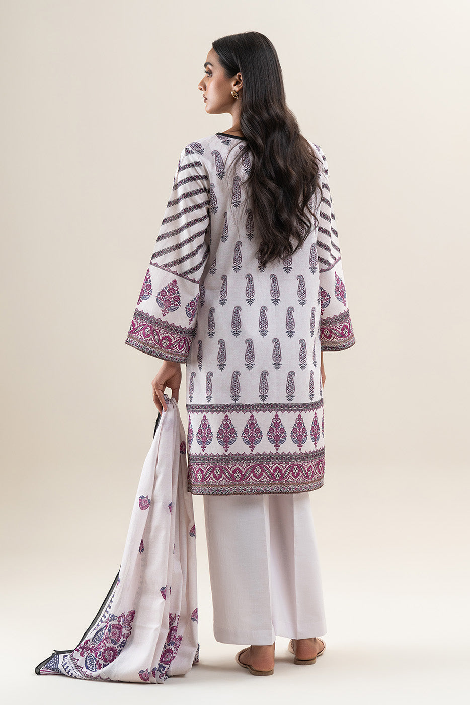 3 PIECE PRINTED LAWN SUIT-PORCELAIN LACE (UNSTITCHED)