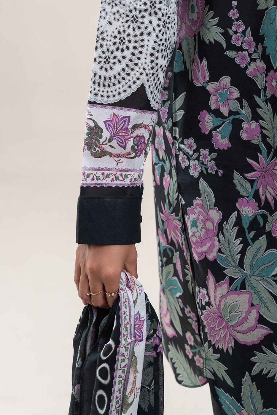 3 PIECE PRINTED LAWN SUIT-RAVEN BLOOM (UNSTITCHED)