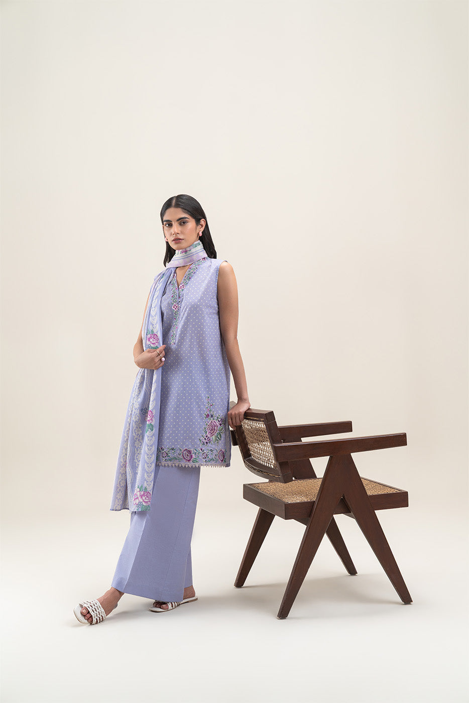 3 PIECE EMBROIDERED LAWN LAWN SUIT-LAVENDER GREY (UNSTITCHED)