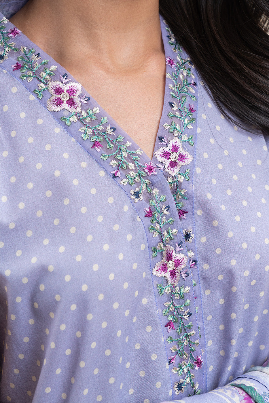3 PIECE EMBROIDERED LAWN LAWN SUIT-LAVENDER GREY (UNSTITCHED)