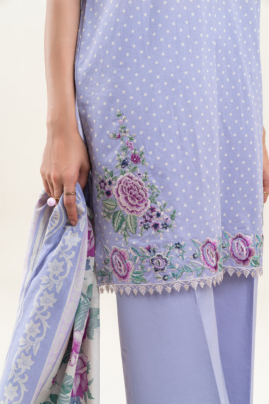 3 PIECE EMBROIDERED LAWN LAWN SUIT-LAVENDER GREY (UNSTITCHED)