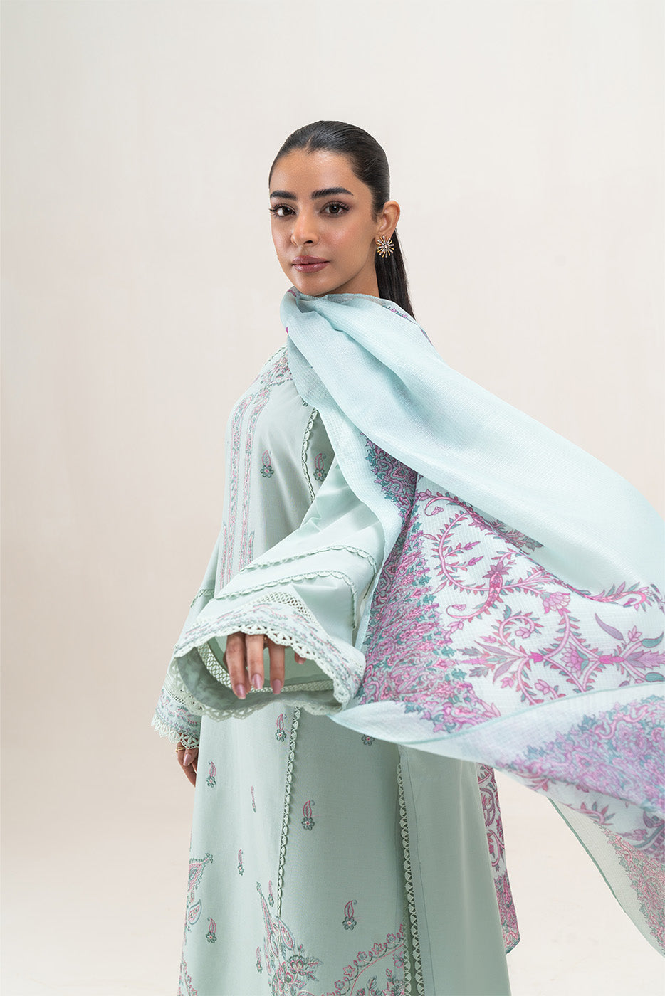 3 PIECE EMBROIDERED LAWN SUIT-PISTACHIO CHARM (UNSTITCHED)