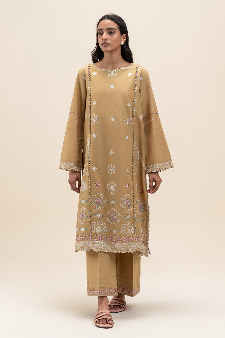 2 PIECE EMBROIDERED LAWN SUIT-GARDENIA GLAM (UNSTITCHED)
