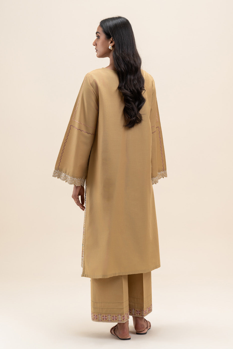 2 PIECE EMBROIDERED LAWN SUIT-GARDENIA GLAM (UNSTITCHED)