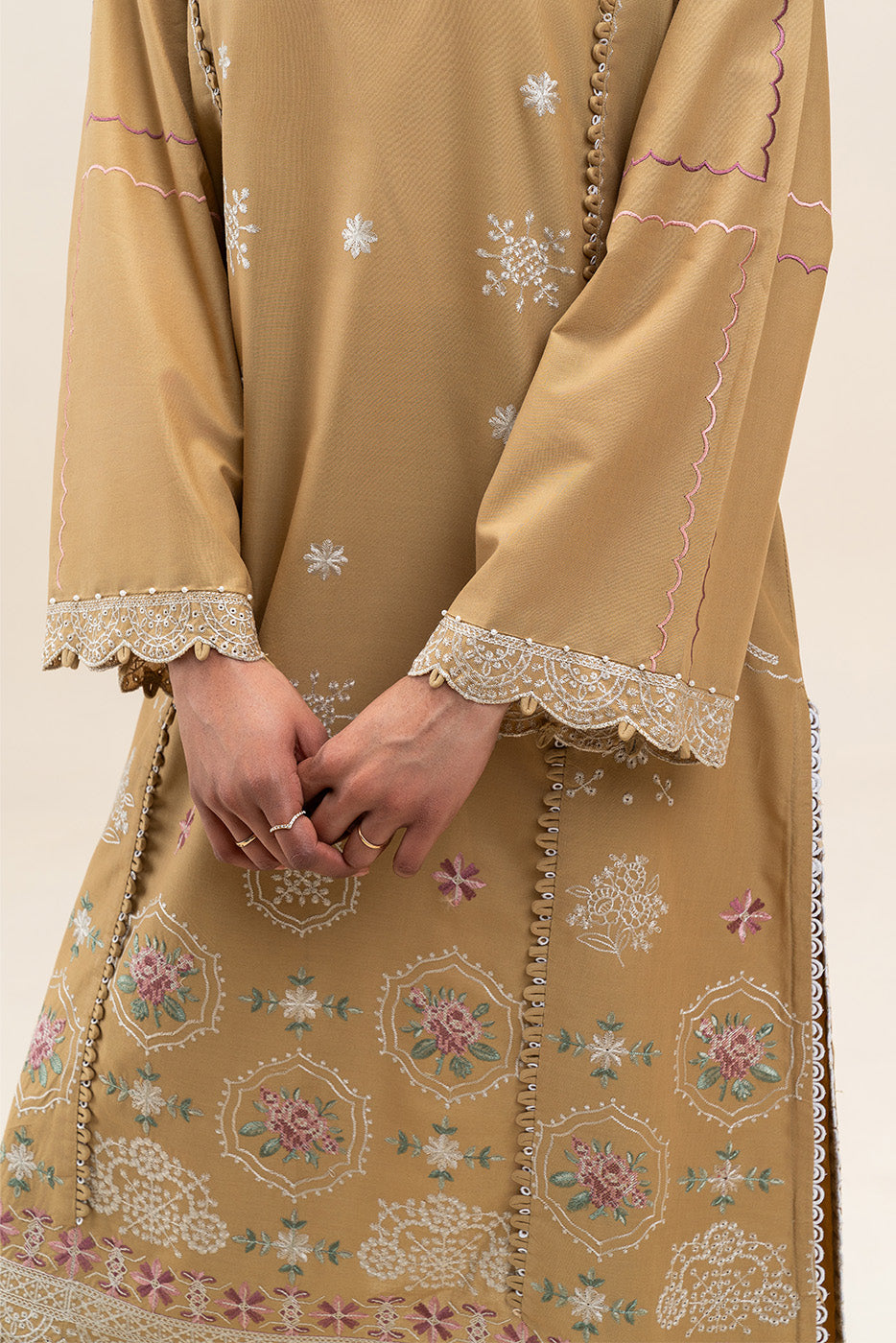 2 PIECE EMBROIDERED LAWN SUIT-GARDENIA GLAM (UNSTITCHED)