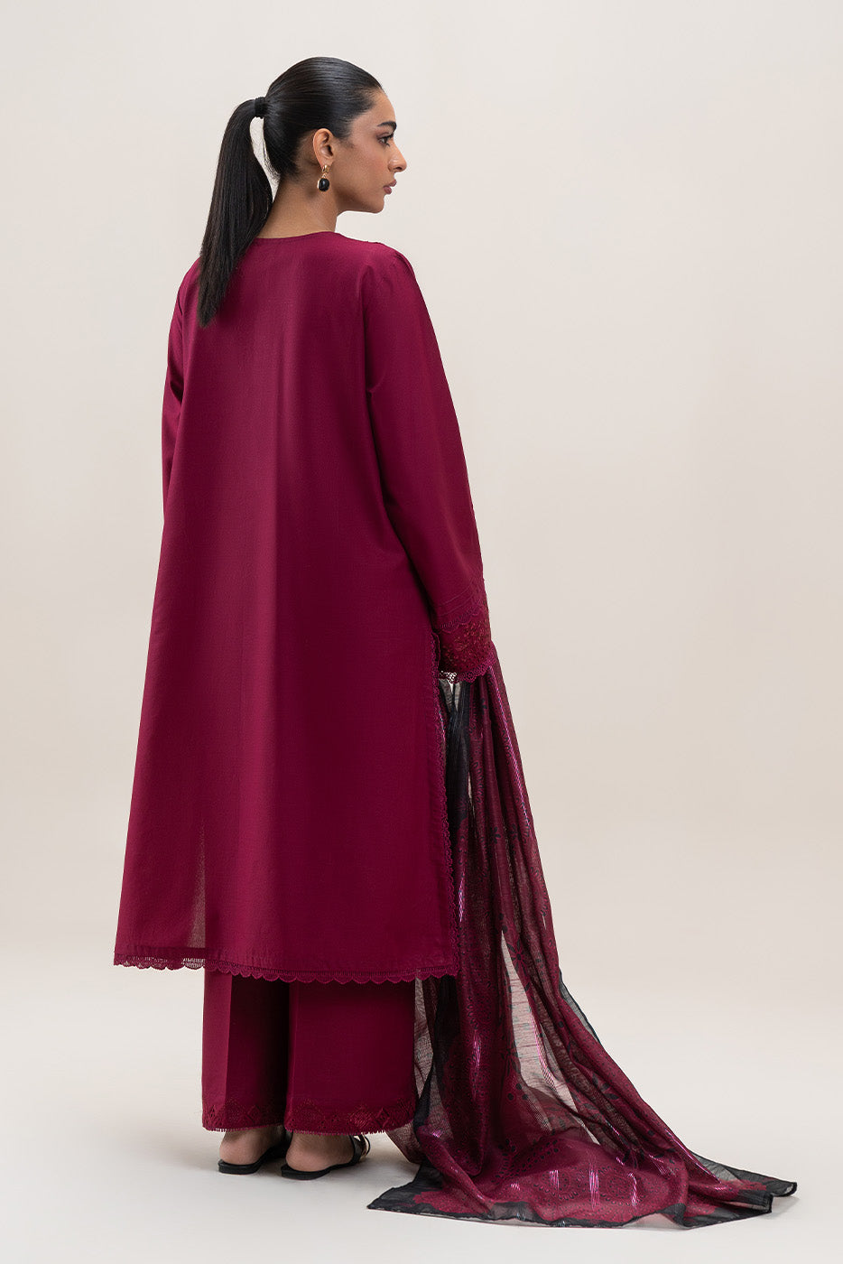 3 PIECE EMBROIDERED LAWN SUIT-GARNET MUSK (UNSTITCHED)