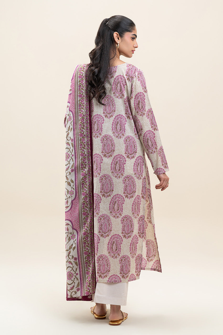 2 PIECE PRINTED LAWN SUIT-TEA GREEN (UNSTITCHED)