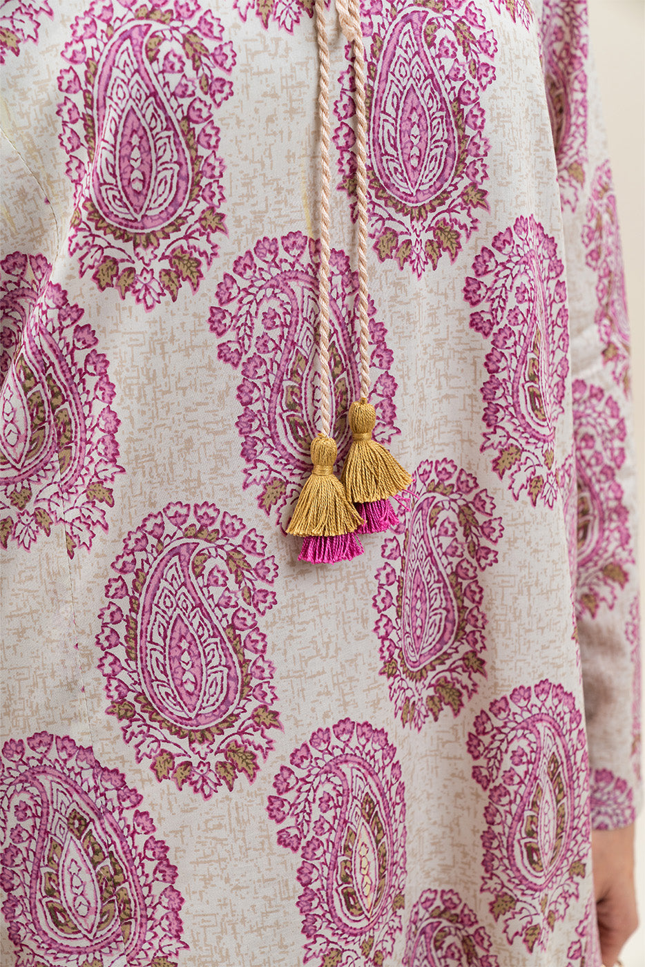 2 PIECE PRINTED LAWN SUIT-TEA GREEN (UNSTITCHED)