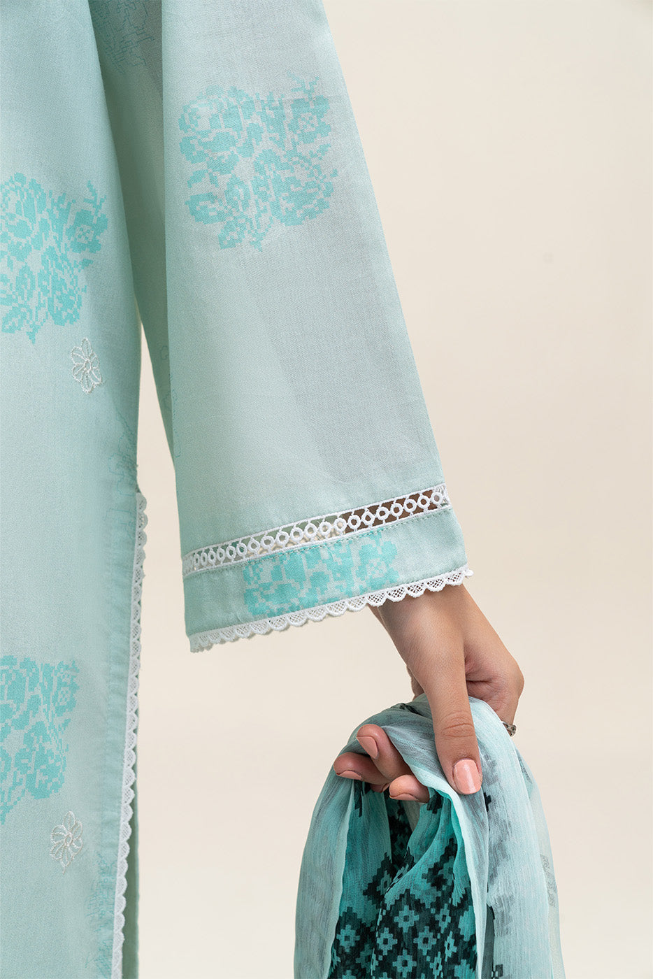 2 PIECE EMBROIDERED LAWN SUIT-ARCTIC MUSE (UNSTITCHED)