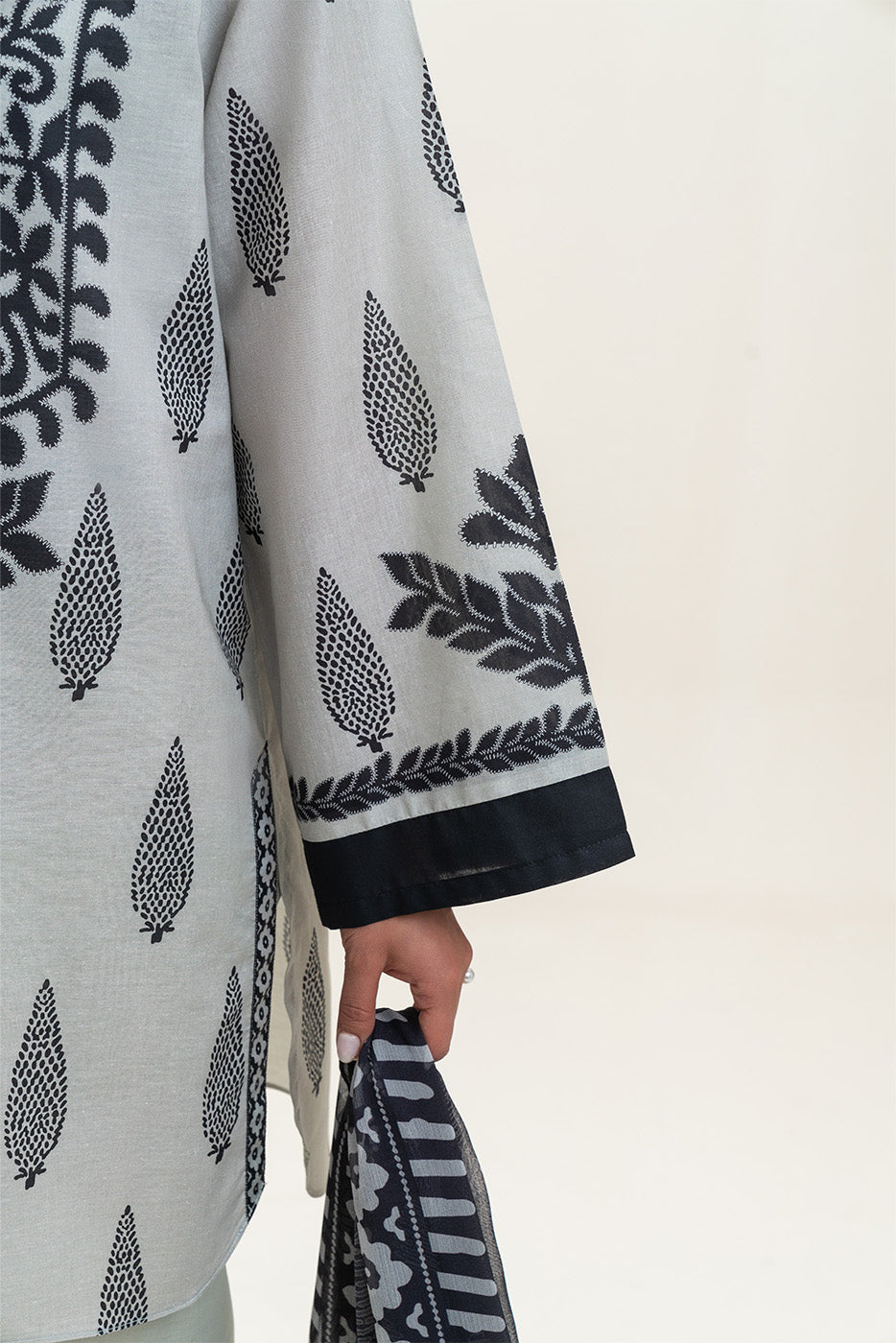 3 PIECE PRINTED LAWN SUIT-WITCHING HOUR (UNSTITCHED)