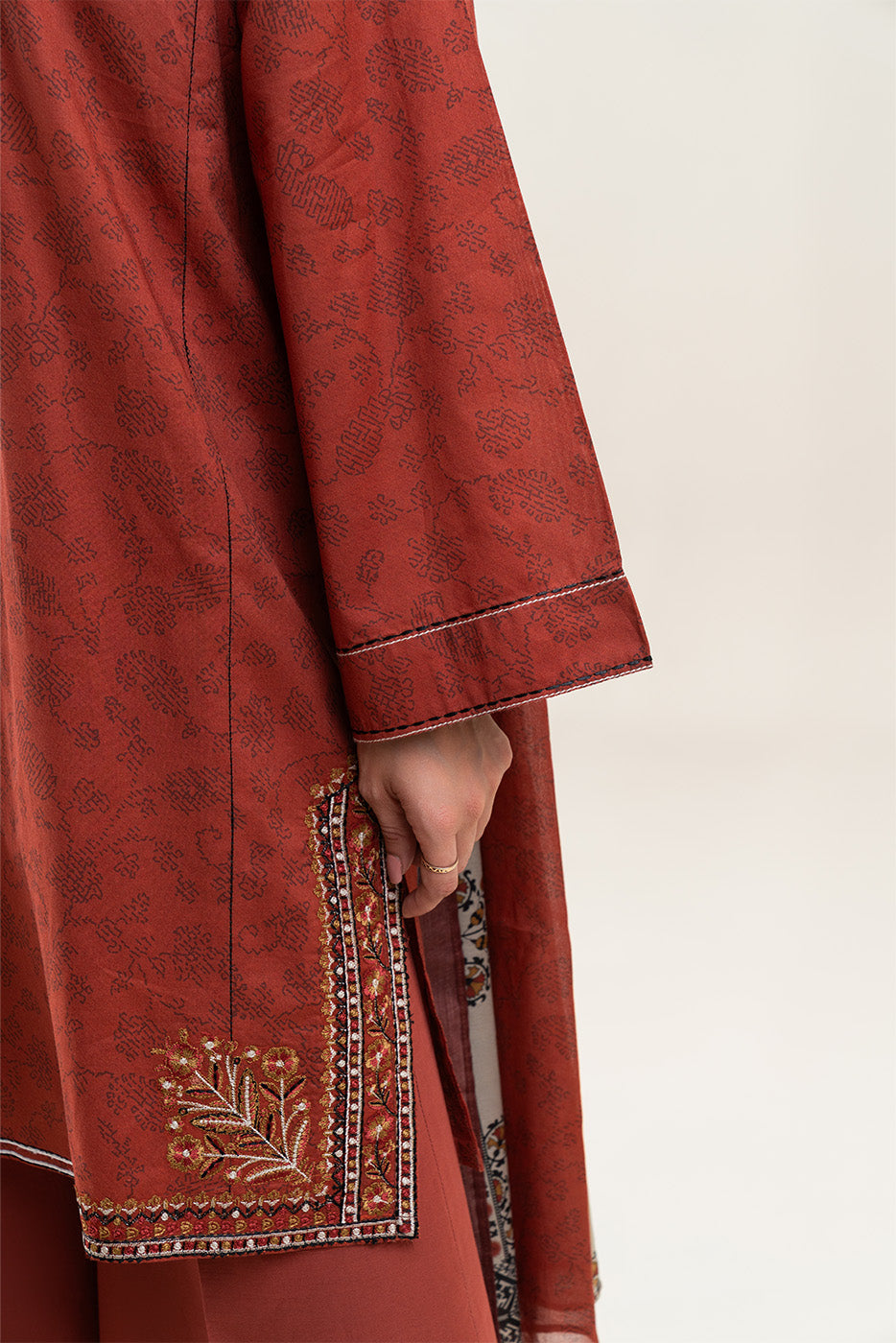 3 PIECE EMBROIDERED LAWN LAWN SUIT-TAWRY HUE (UNSTITCHED)