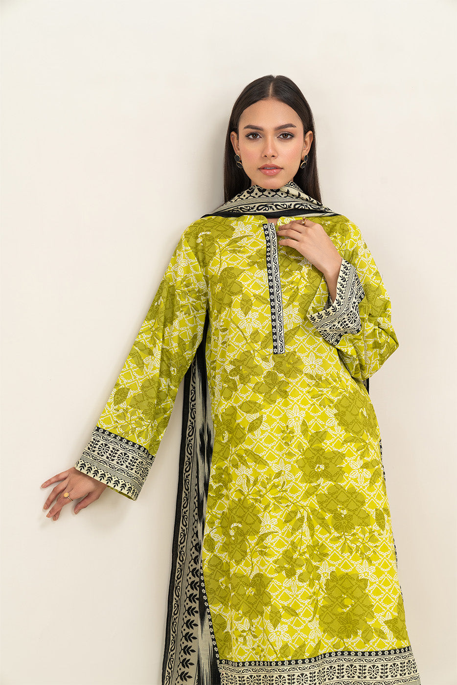 3 PIECE PRINTED LAWN SUIT-VOLT TRIBE (UNSTITCHED)