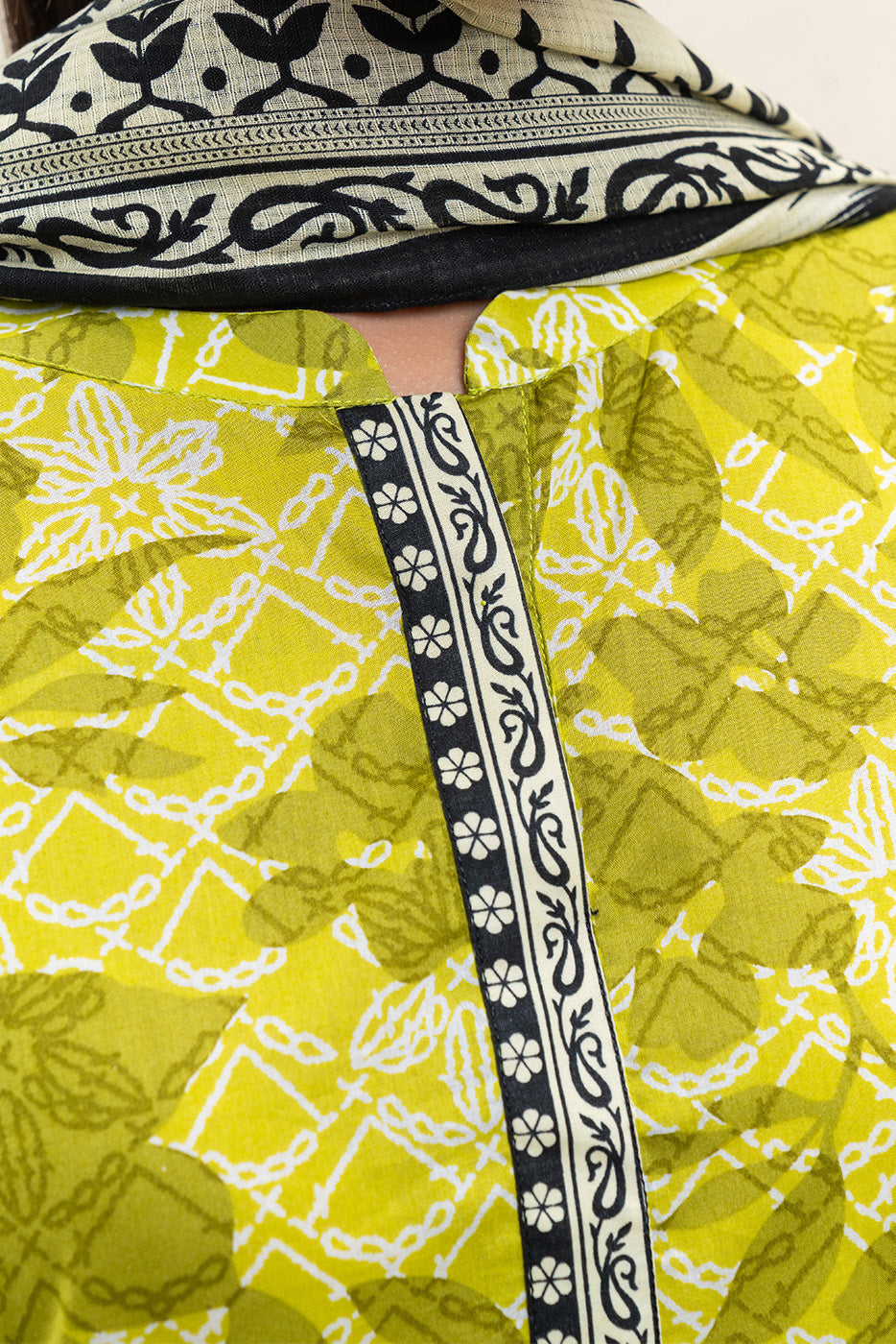 3 PIECE PRINTED LAWN SUIT-VOLT TRIBE (UNSTITCHED)