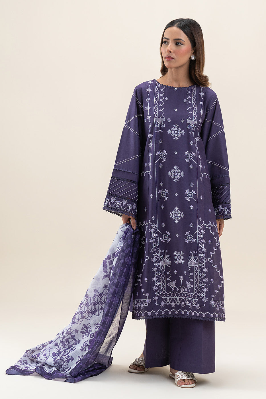 3 PIECE EMBROIDERED LAWN SUIT-DEEP INDIGO (UNSTITCHED)