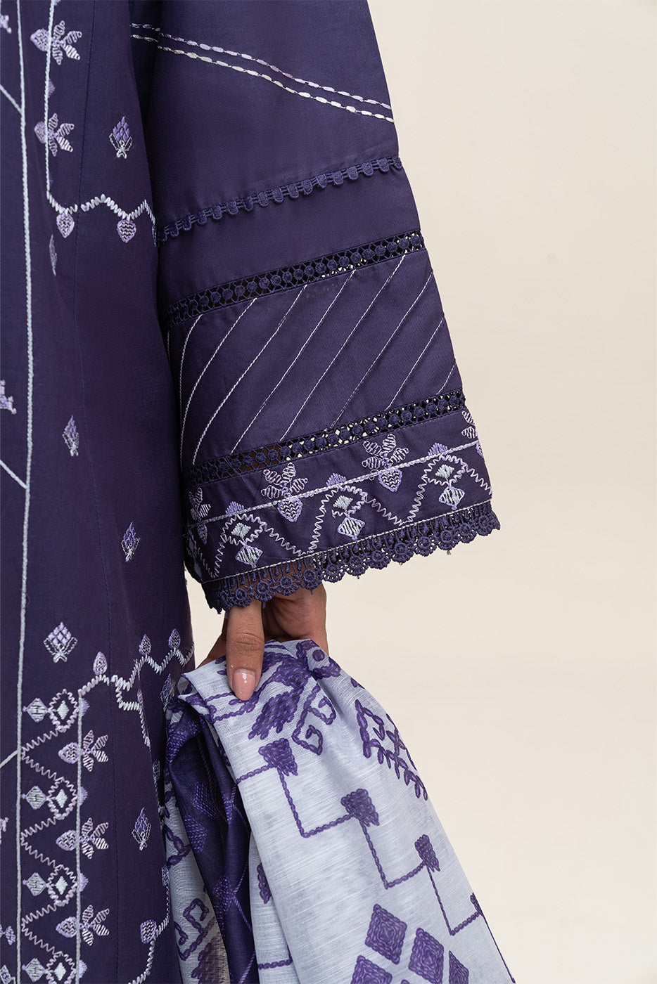 3 PIECE EMBROIDERED LAWN SUIT-DEEP INDIGO (UNSTITCHED)