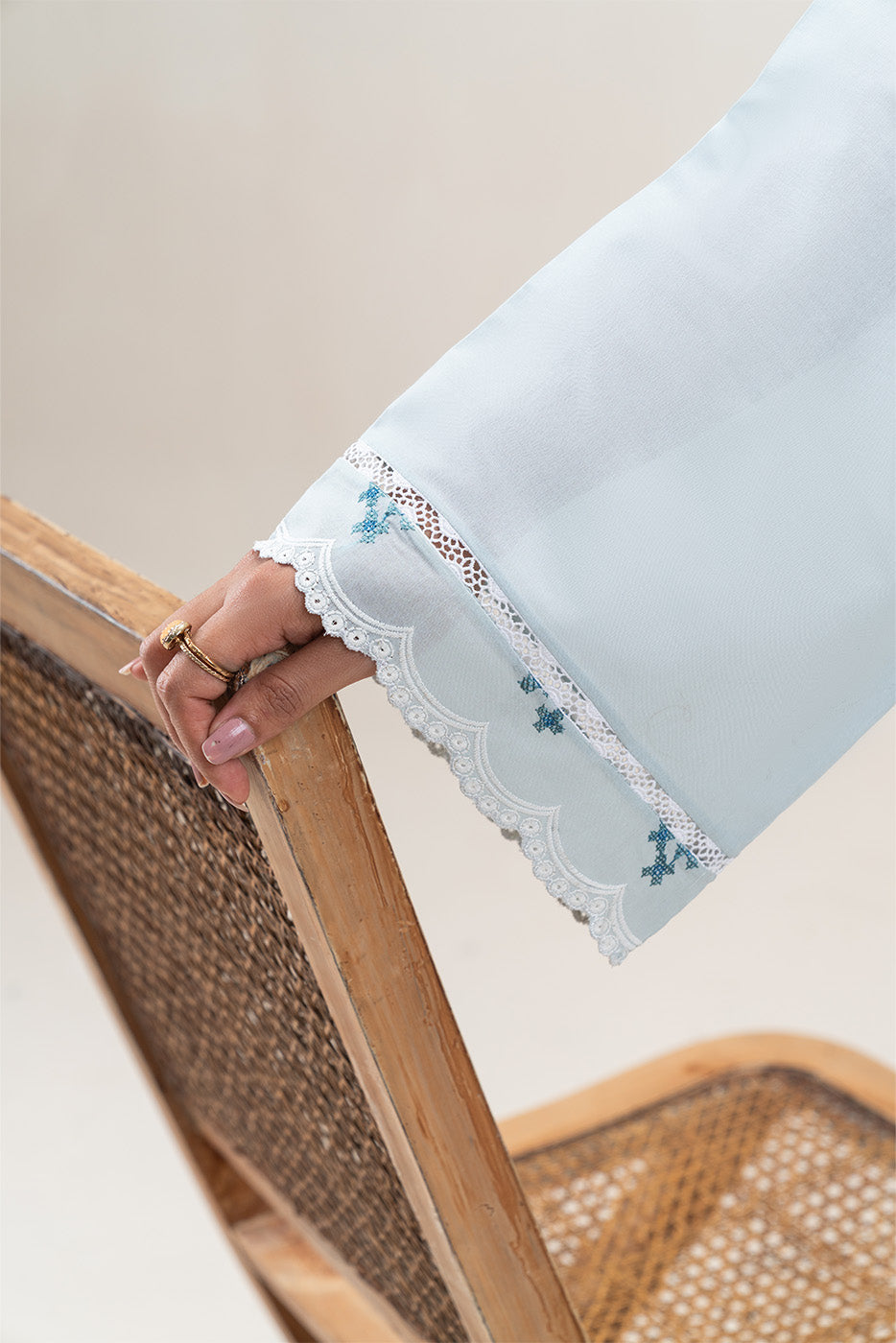 2 PIECE EMBROIDERED LAWN SUIT-DIVINE SKY (UNSTITCHED)