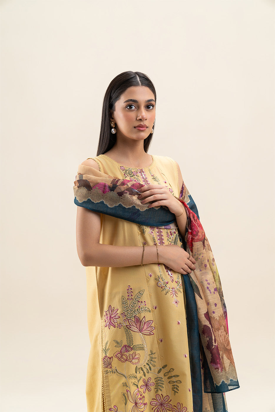 3 PIECE EMBROIDERED LAWN SUIT-MEDALLION VERVE (UNSTITCHED)