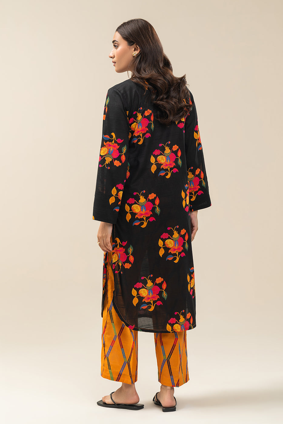 2 PIECE PRINTED LAWN DORIA SUIT (PRET)