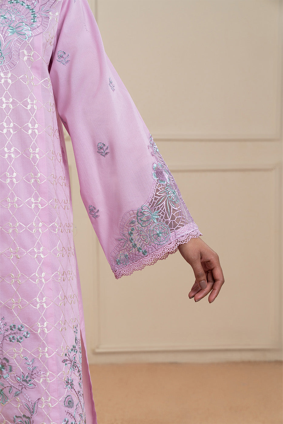 3 PIECE EMBROIDERED LAWN SUIT (HIGH CASUAL)