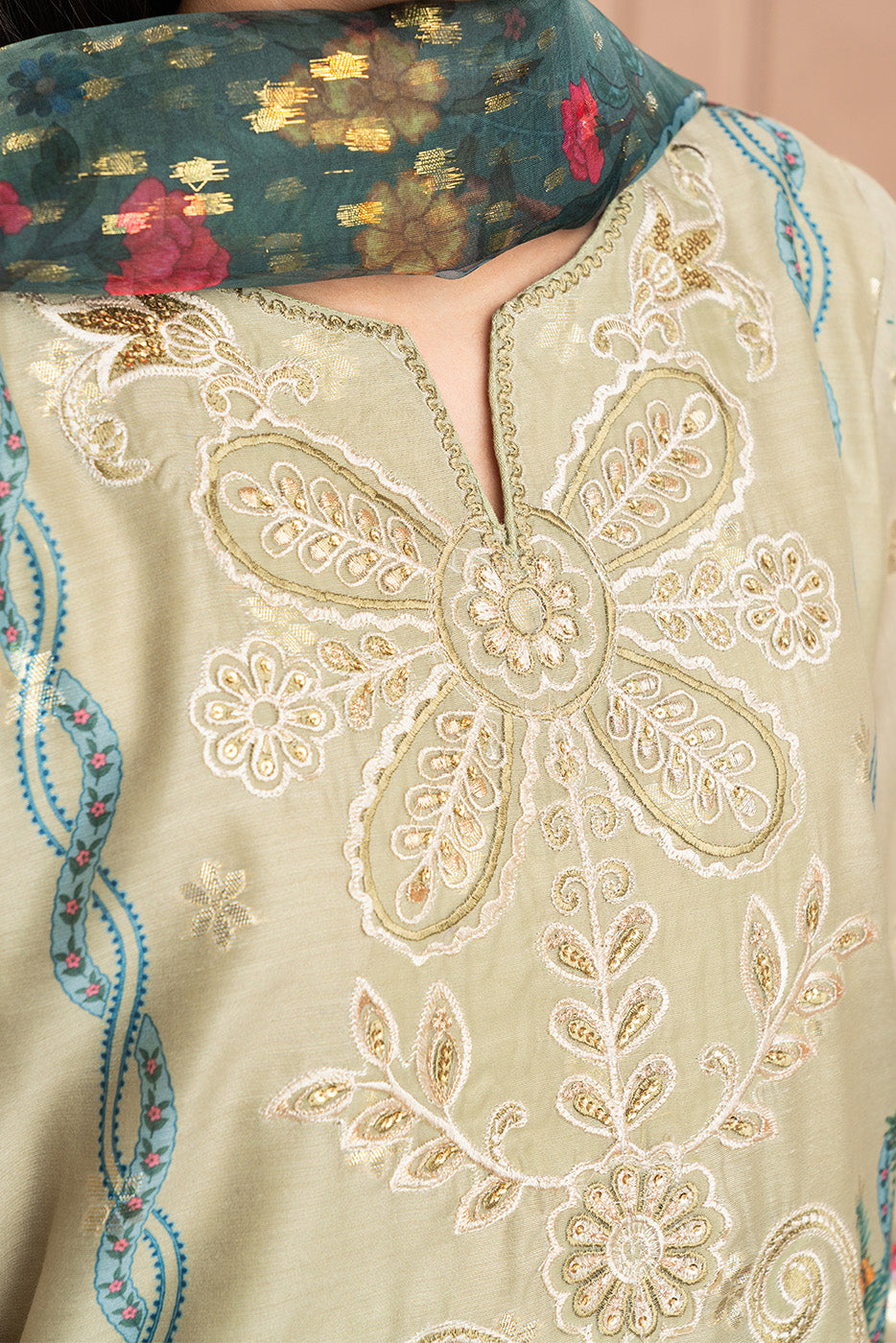 3 PIECE EMBROIDERED ZARI JACQUARD SUIT (LUXURY-PRET)