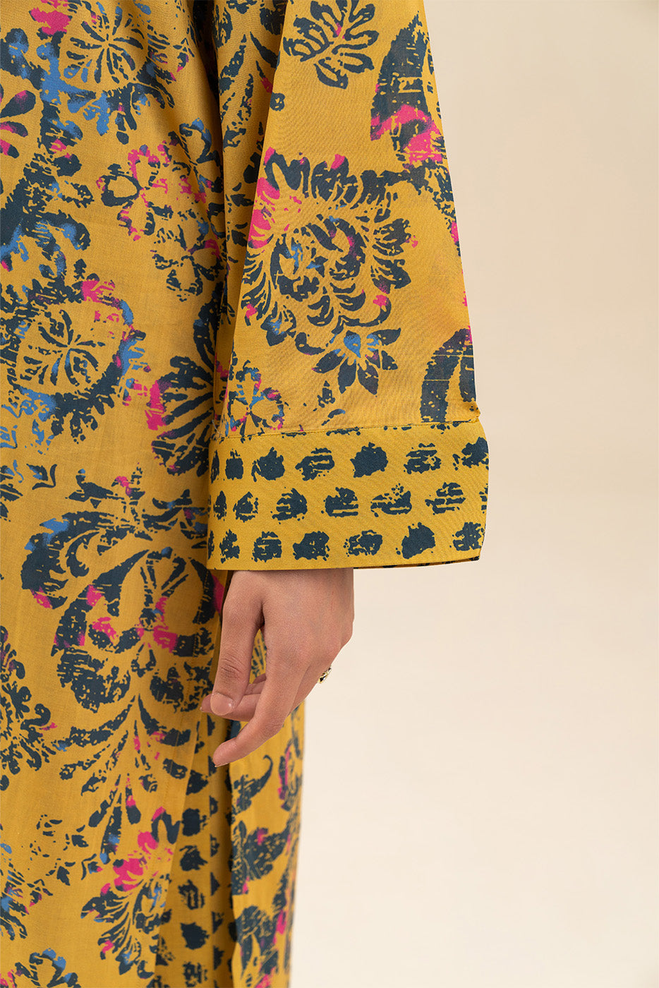 2 PIECE PRINTED LAWN SUIT (PRET)