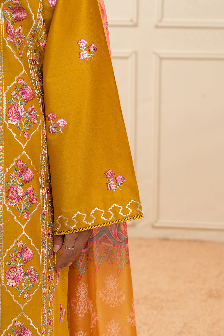 3 PIECE EMBROIDERED LAWN SUIT (PRET)