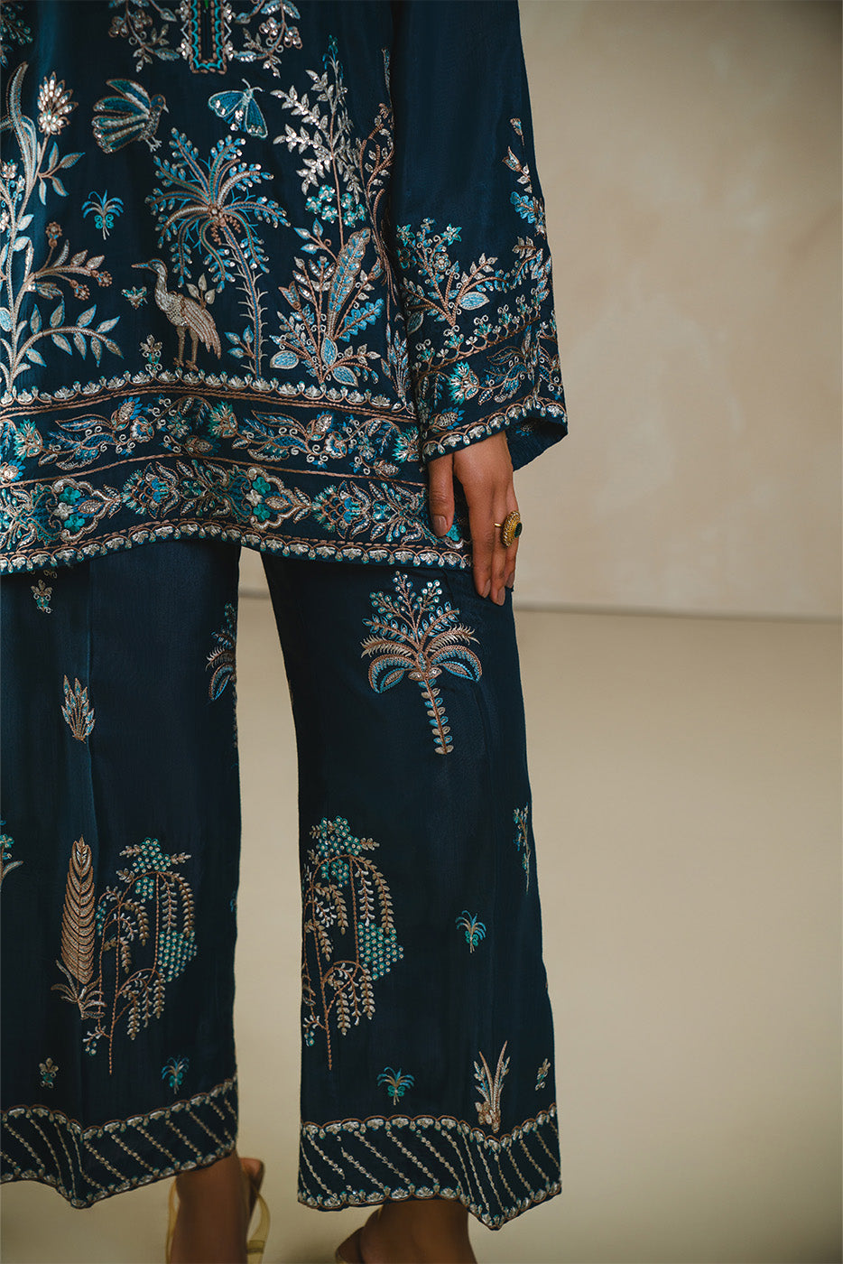 2 PIECE EMBROIDERED RAW SILK SUIT (LUXURY PRET)