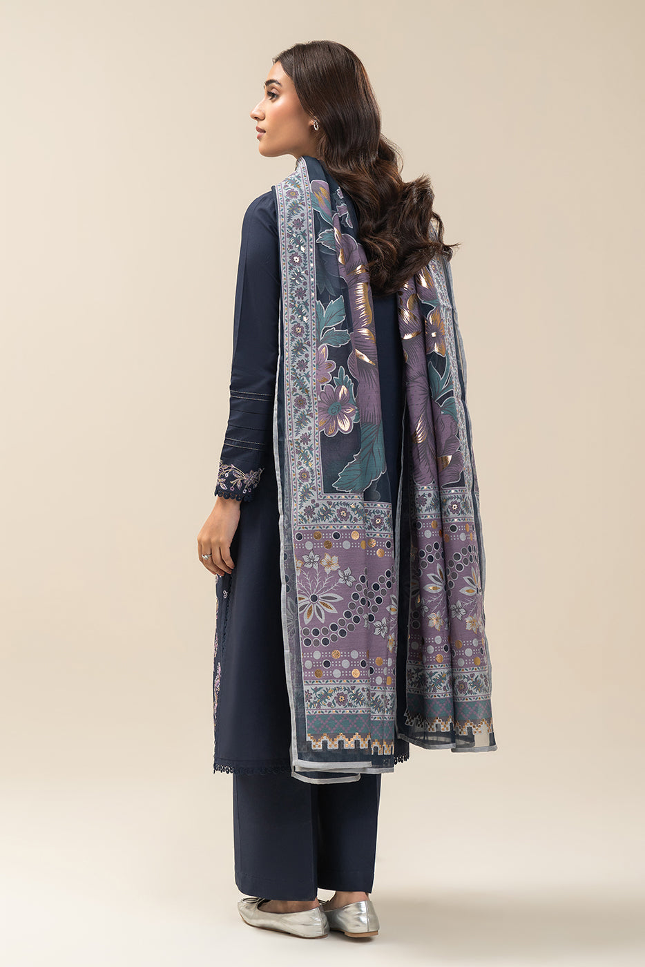 3 PIECE EMBROIDERED LAWN SUIT-FLORAL NIGHTFALL SUIT