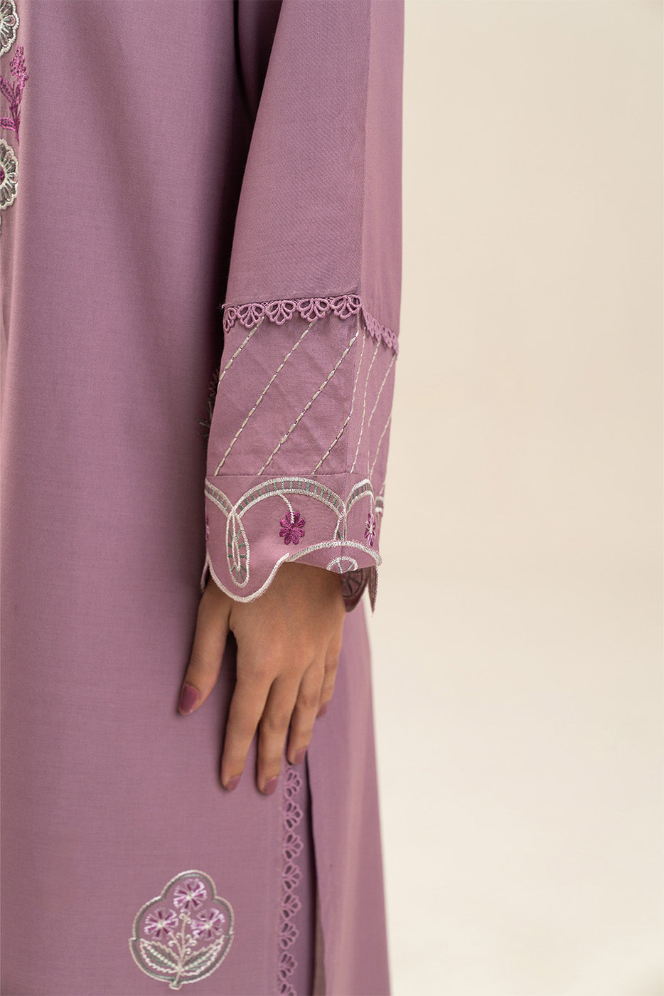 3 PIECE EMBROIDERED LAWN SUIT-LAVENDER FROST (UNSTITCHED)