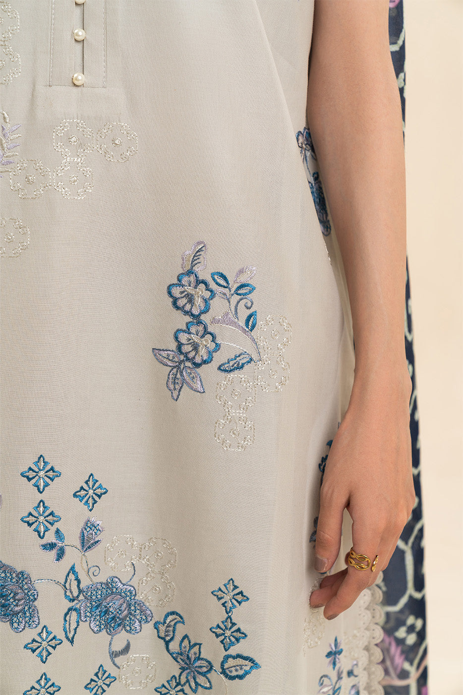 3 PIECE EMBROIDERED LAWN SUIT-LAPIS LAZULI (UNSTITCHED)
