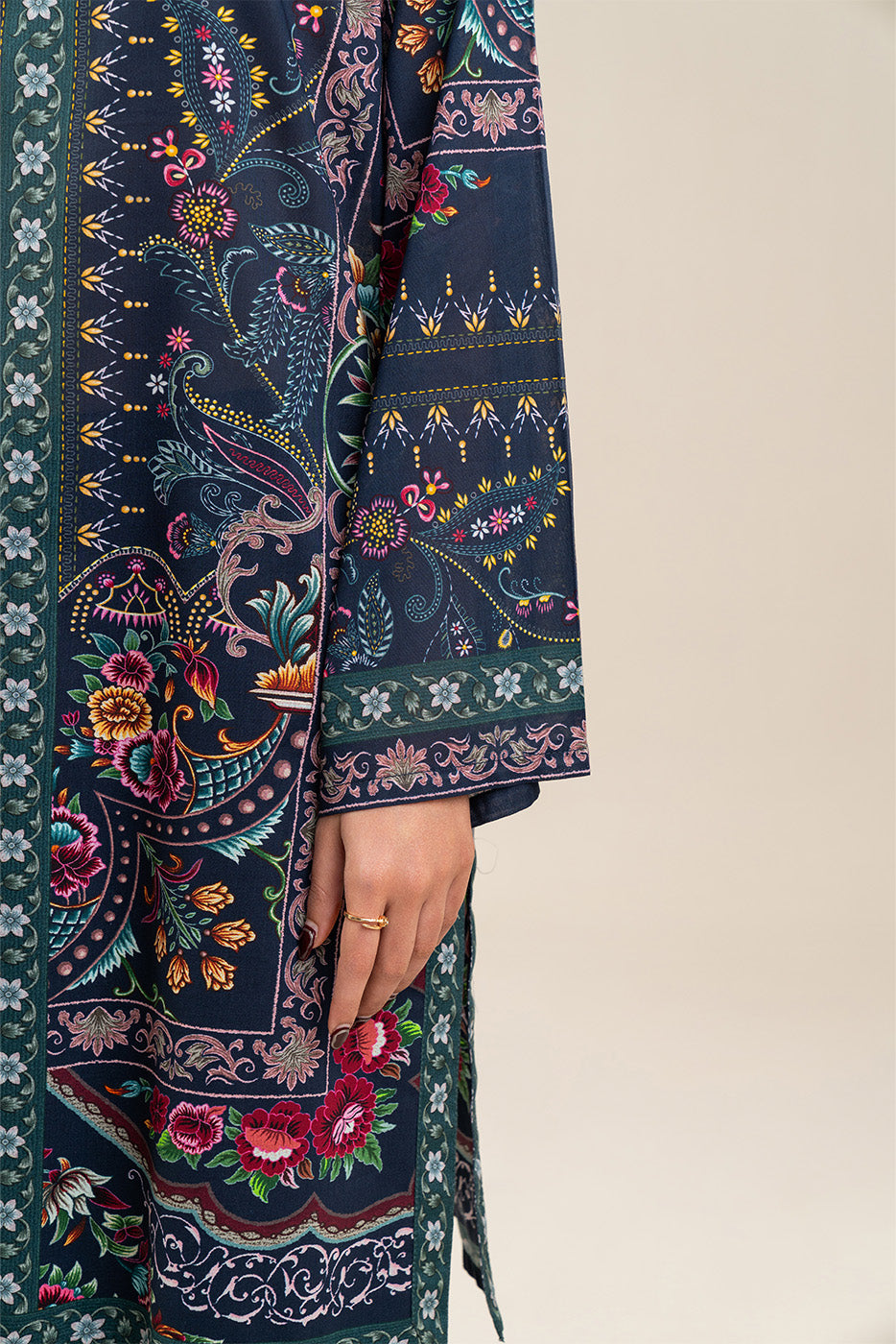 3 PIECE PRINTED LAWN SUIT-ECLECTIC ROSE (UNSTITCHED)