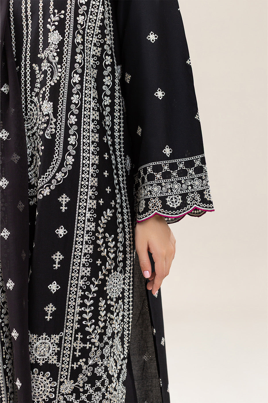 3 PIECE EMBROIDERED LAWN SUIT (LUXURY PRET)