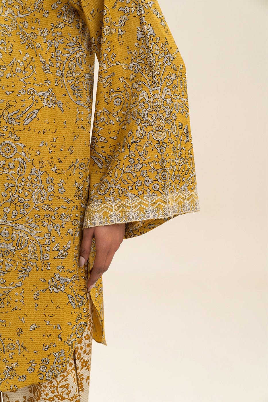 2 PIECE EMBROIDERED LAWN SUIT-AMBER IRIS (UNSTITCHED)