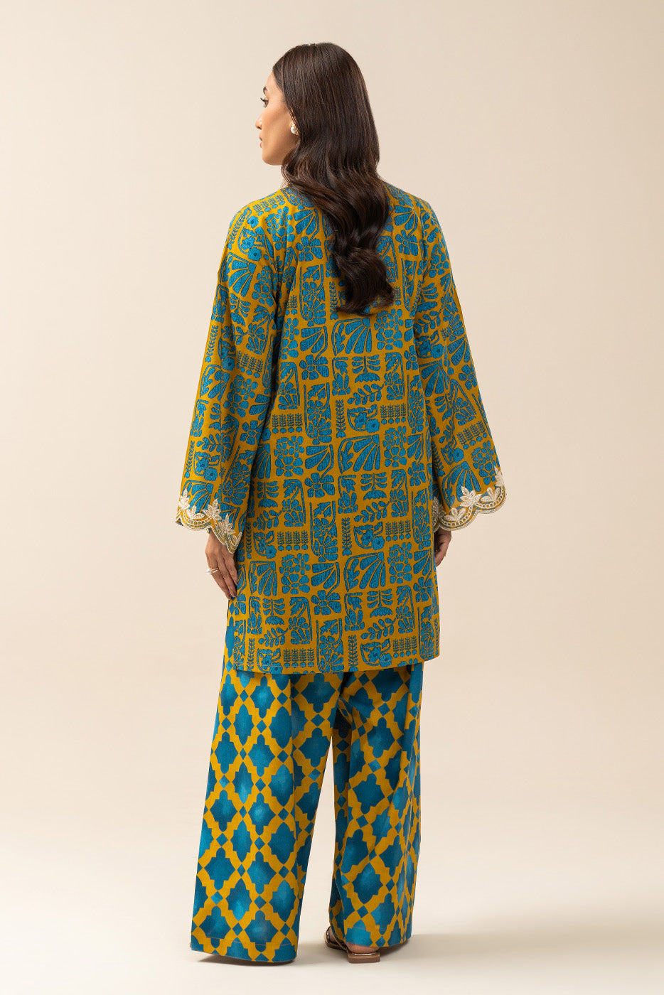 2 PIECE EMBROIDERED LAWN SUIT-AMBER MAZE (UNSTITCHED)