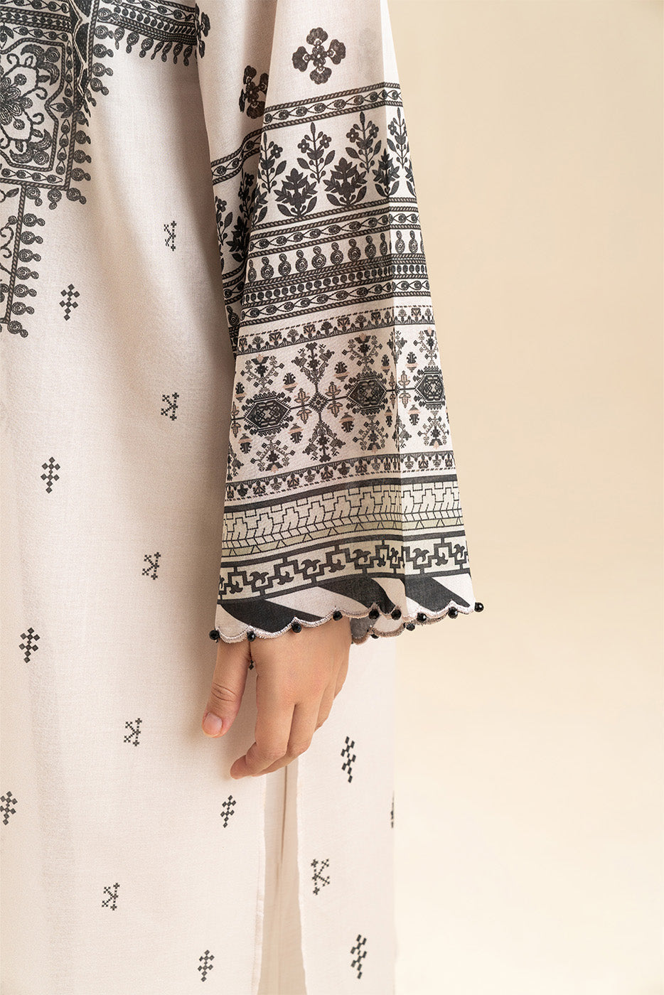 3 PIECE PRINTED LAWN SUIT-MONOCHROME DREAM (UNSTITCHED)
