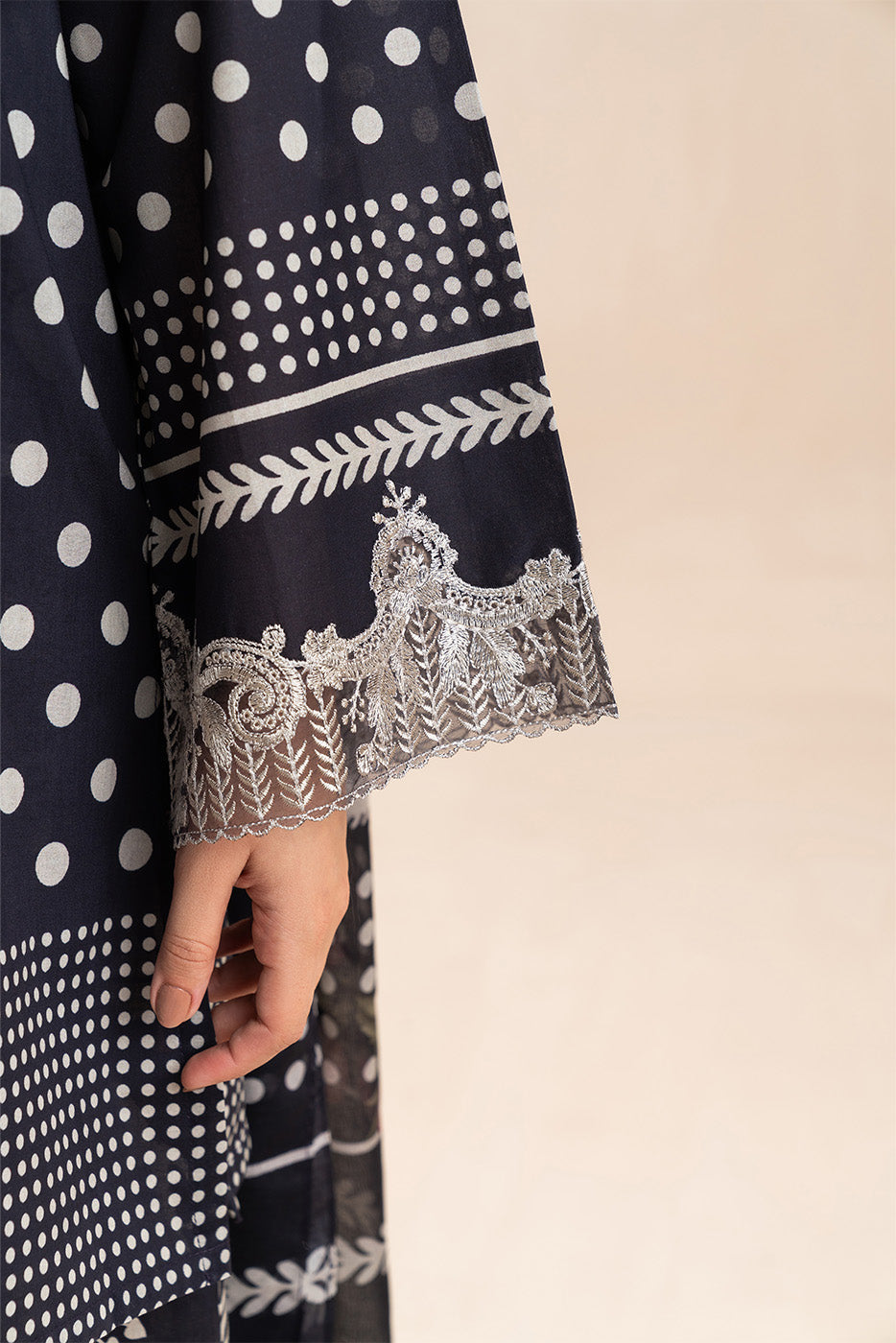3 PIECE EMBROIDERED LAWN SUIT-MONOCHROME GARDEN (UNSTITCHED)
