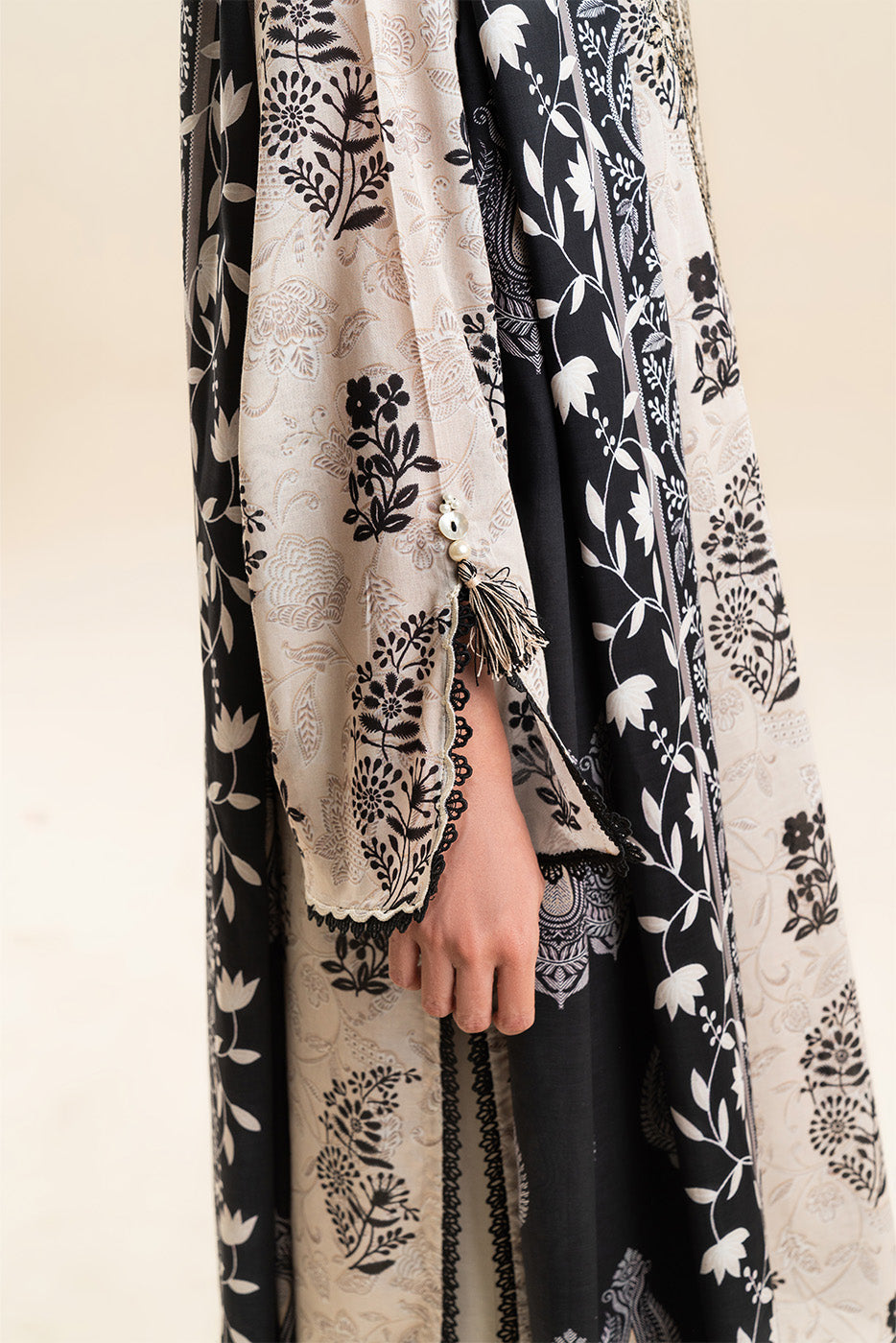 3 PIECE EMBROIDERED LAWN SUIT-IVORY DREAM (UNSTITCHED)